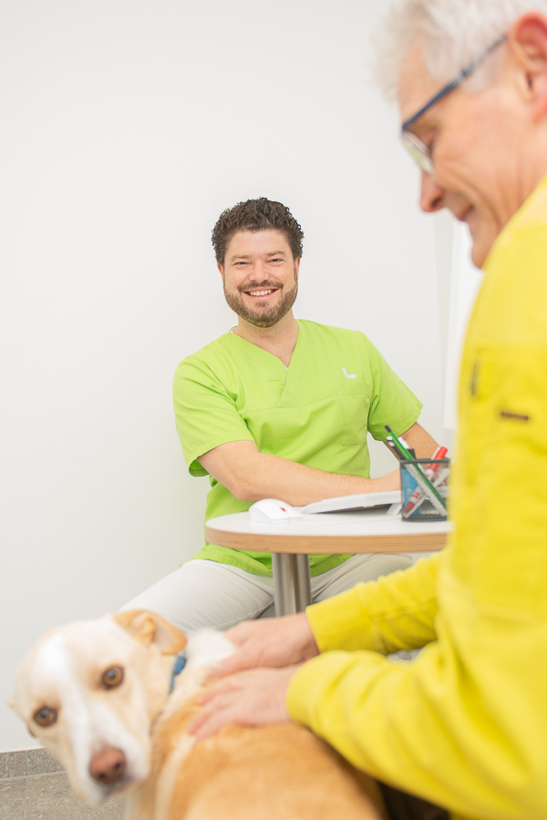 Kontaktieren Sie die Kleintierpraxis Lehner in Buch bei Illertissen für allgemeinmedizinische und dermatologische Anfragen. Hier finden Sie alle Informationen, um uns einfach und schnell zu erreichen.