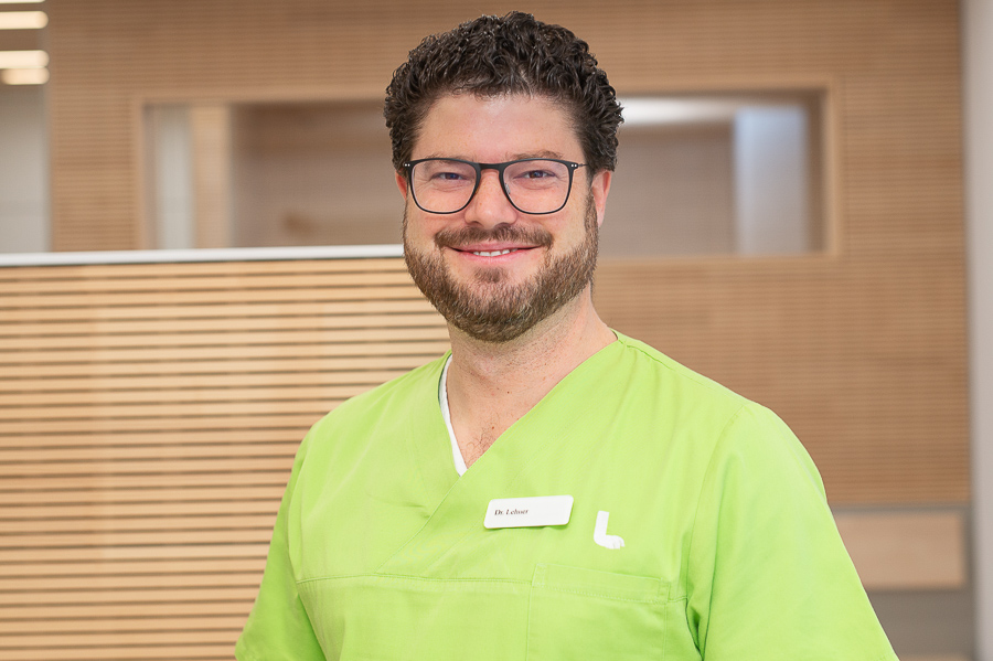 Treffen Sie das Team der Kleintierpraxis Lehner in Buch bei Illertissen. Erfahren Sie mehr über unsere Philosophie, modernste Praxisräume und das Engagement für die Gesundheit Ihres Haustieres.
